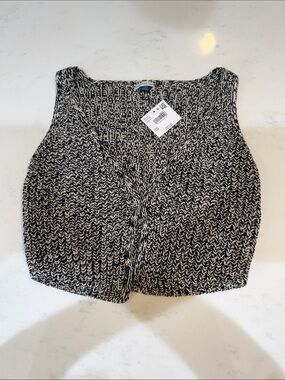 American Eagle Knit Clasp Vest